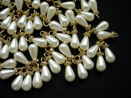 BA05 10x18mm Pearl Teardrop Beads Cream w/Gold Loop & Gems 20pc