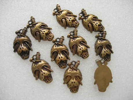 BK06 Antique Copper Tone Parite Skull Acrylic Charm 10pcs BK06 Antique Copper Tone Parite Skull Acrylic Charm 10pcs