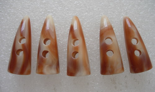 LU16 42mm Natural Lucite Toggle Horn Buttons Notions 2Holes 5pcs - Click Image to Close