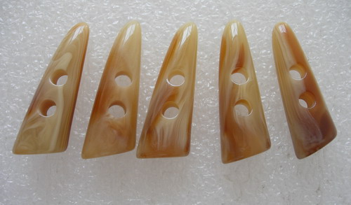 LU18 40mm Natural Lucite Toggle Horn Buttons Notions 2Holes 5pcs
