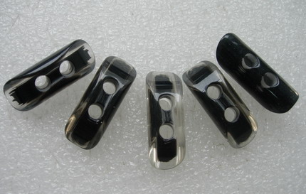 LU29 38mm Black-Clear Resin Toggle Horn 2 Holes Buttons 5pcs - Click Image to Close