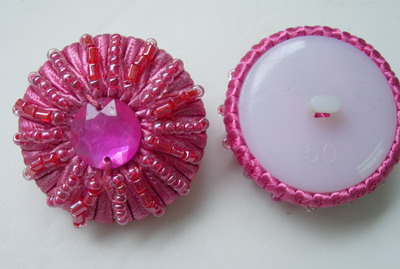 BT27 Gem Beaded Bugle Dome Button Knot Fuchsia