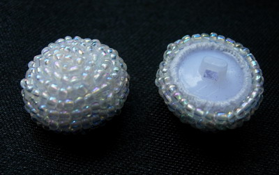 BT47 18mm Beaded Dome Button Knot White AB
