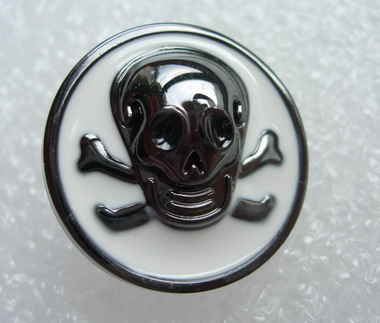 BZ22 23mm Punky Skull Goth Blazer Enamel Buttons Gun-Black 4pcs - Click Image to Close