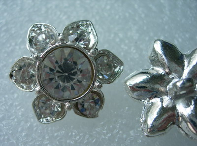 CY01 25mm Crystal Rhinestones Button Knot Petals Flower