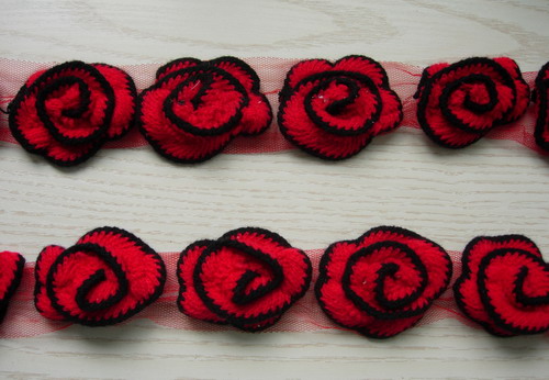 CB05 2.5" Tier 3D Flower Crochet Stitch Banding Motif Red 1Y
