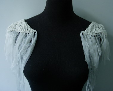 FN20-14 Shabby Tulle Braided Fringed Epaulette Motif Cream x2 - Click Image to Close