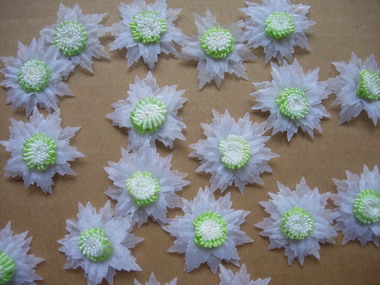 RZ73-2 White Green Organza Chrysanthemum Flower Applique 30pcs RZ73-2 White Green Organza Chrysanthemum Flower Applique 30pcs