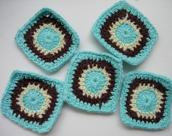 CR23 Crochet Applique Motif 3 Tone Square Celtic Sewing Trim x10