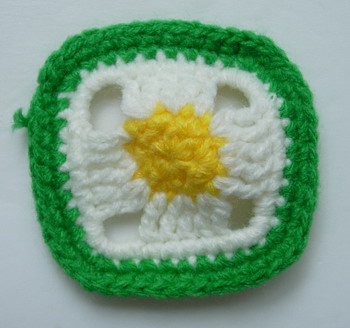 CR69 Crochet Knitted Geometric Square Applique Green White 10pcs