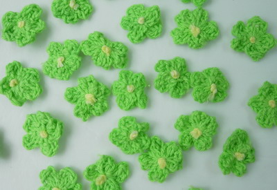 CR83 Crochet Mini Flower Applique Motif Lime 30pcs