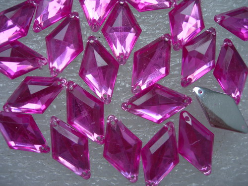 RA34 10x18mm Pale Fuchsia Rhombus Acrylic Gemstones Sew On 30