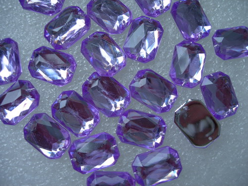 RA98 13x18mm Lavender Octagon Acrylic Gemstones Sew On 20pcs