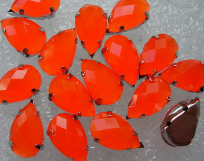 RM32 13x8mm Neon Orange Teardrop Lucite Gemstones w/Setting 20pc RM32 13x8mm Neon Orange Teardrop Lucite Gemstones w/Setting 20pc