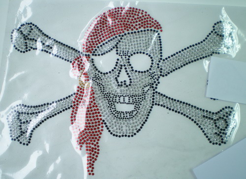 HF32-2 Pirate Skull Hotfix Rhinestud Iron On Transfer Applique HF32-2 Pirate Skull Hotfix Rhinestud Iron On Transfer Applique