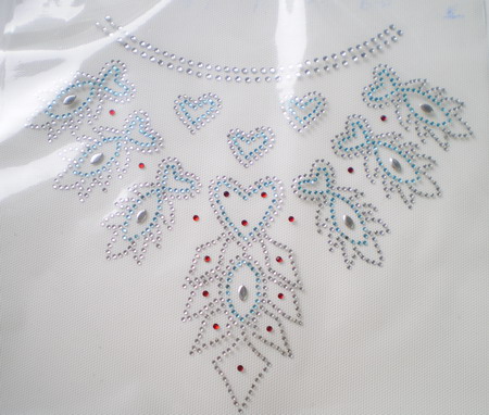 HF89 Dress Necklace Hotfix Rhinestone Heat Transfer Motif   Click 