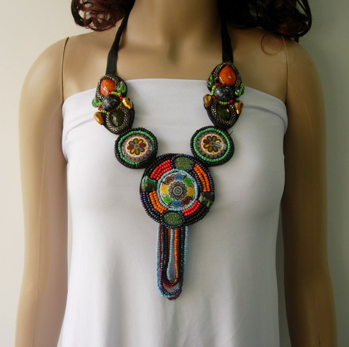 JW20 Corlorful Embroidered Bead Gems Collar Necklace Motif