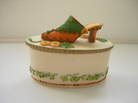 JW67 Resin Vintage Shoe Design Jewelry Box Figurine Decoration JW67 Resin Vintage Shoe Design Jewelry Box Figurine Decoration