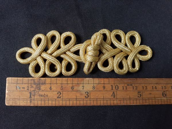 FG362 Metallic Gold Trim Loops Corded Closured Knot
