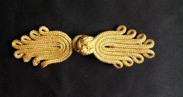 FG367 Gold Classic Oriental Frog Closure Knot Button