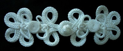 MR02-2 White Macrame Fastener Frog Closure Knot
