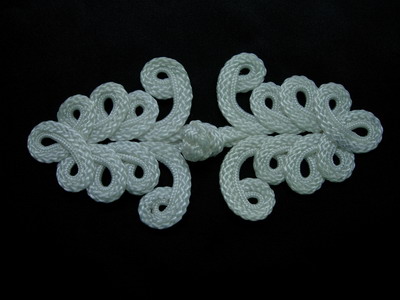MR04b Macrame Fastener Frog Closure Knot White