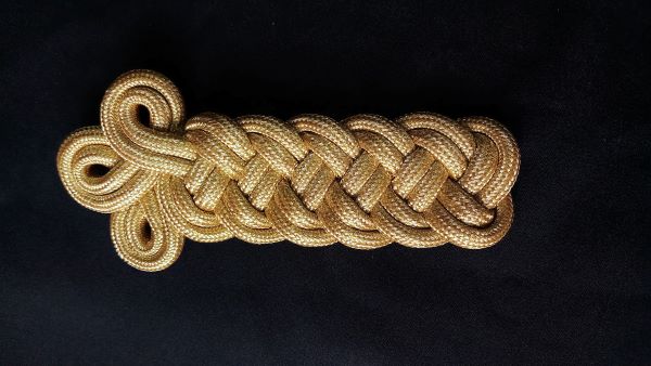 MR219 Fluer De Lis Gold Metallic Corded Braided Motif - Click Image to Close