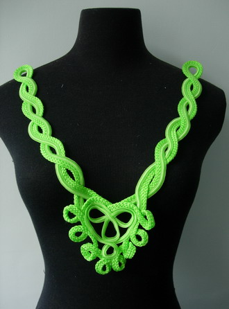 MR76-2 Macrame Loop Chains Necklace V Neckline Lime
