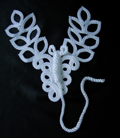 MR85 Handmade Macrame Ornament Leaves Leaf Necklace White
