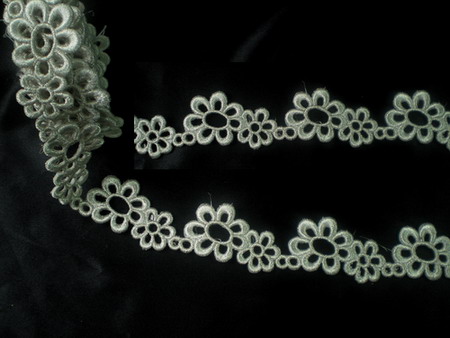 PB21 Metallic Silver Thread Patch Lace Loopy Flowers 36"