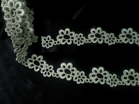 PB21 Metallic Silver Thread Patch Lace Loopy Flowers 36" - Click Image to Close