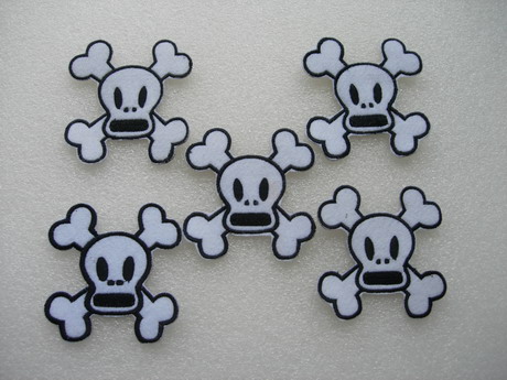 PC08 Punky Skull Crossbones Embroidery Patch Iron On 5pcs