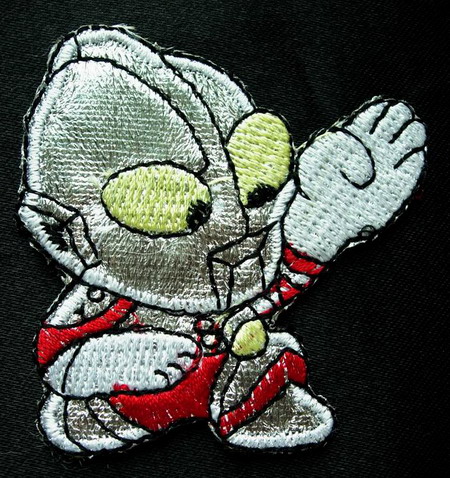 PC13 Ultraman Japan Cartoon Embroidery Patch Applique Iron On - Click Image to Close