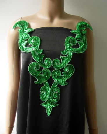 BD03-7 Large Green Bodice Sequined Beaded Applique Belly Dance - Click Image to Close