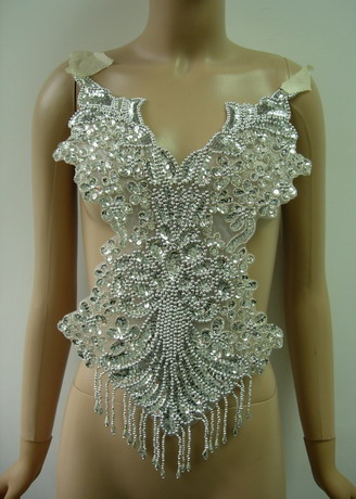 BD05 Pretty Bodice Sequin Bead Applique Fringe Silver - Click Image to Close