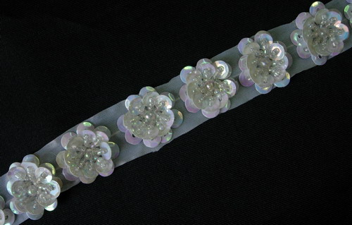 BN48 White Iris Bead Sequin Flower Applique Banding Motif 30pcs