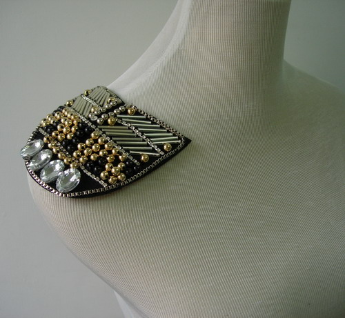 EP68 Punk Goth Gemstone Beaded Epaulette Shoulder Applique - Click Image to Close