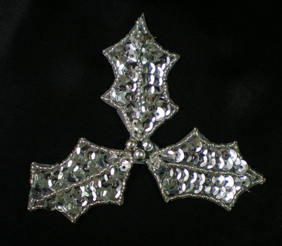 FW125 Sequin Bead Applique Christmas Leaf Silver Motif 2pcs