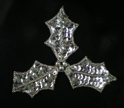 FW125 Sequin Bead Applique Christmas Leaf Silver Motif 2pcs - Click Image to Close