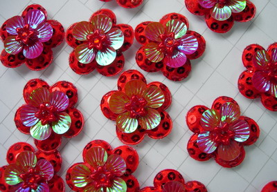 FW237 Layered Flowers Shell Sequin Padded Applique Red 10pcs