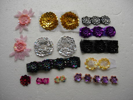FW324 Assorted Floral Flowers Sequined Beaded Applique 30pcs