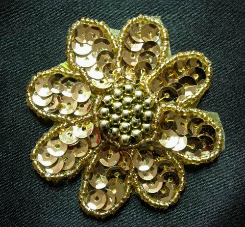 FW06 Petal Flower Sequin Bead Applique Gold 5pcs FW06 Petal Flower Sequin Bead Applique Gold 5pcs