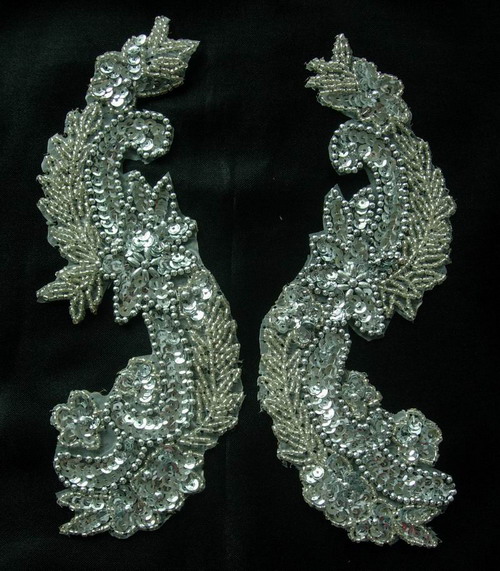 LR65 Sequin Bead Applique Silver L&R Long Flora