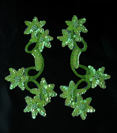 LR33-2 Mirror Pair Star Floral Sequin Bead Applique Green Iris - Click Image to Close