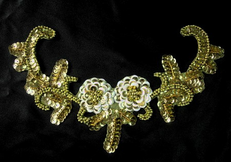 NK66 Sequin Bead Applique Motif Twin Flower Necklace Gold - Click Image to Close