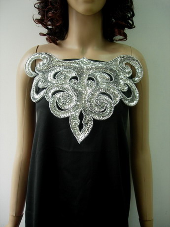 NK18-3 Flamed Collar Front-Neck Sequin Beaded Applique Silver