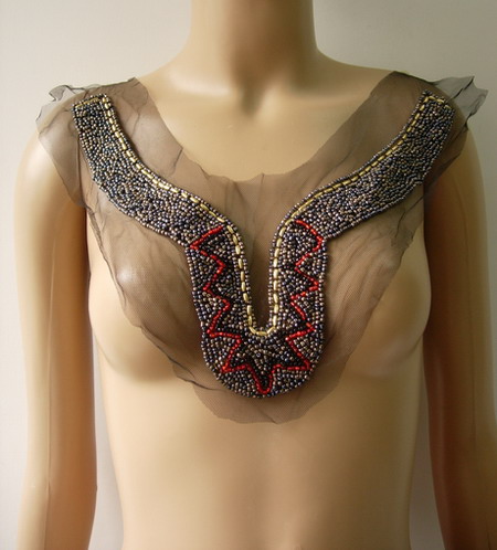 NK298 Vintage Renaissance Neckline Embellishment Beaded Applique