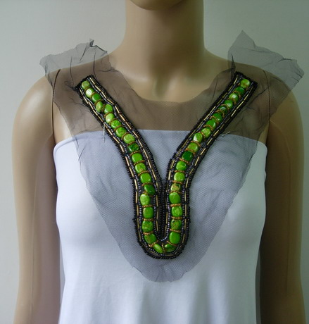 NK330 V-Neck Neckline Green Gemstones Beads Applique Motif