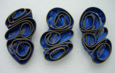 SB186 Zipper Rosette Flower Applique Blue 3pcs