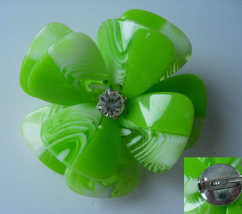 SB190 Acrylic Petals Diamante Jewelry Brooch Pin Lime - Click Image to Close